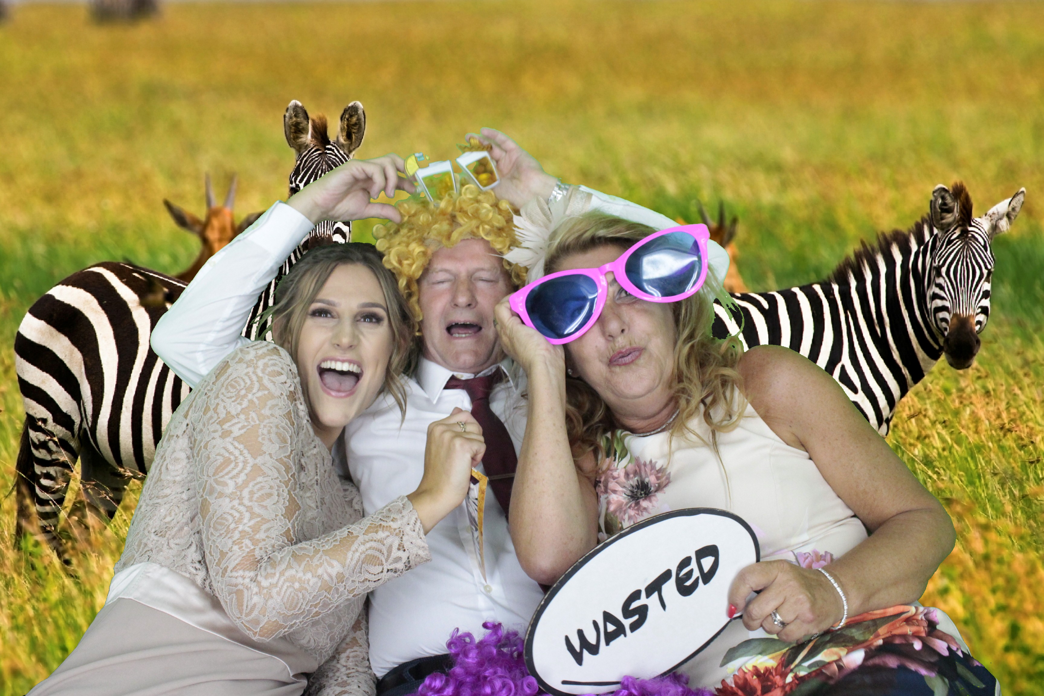 Mr & Mrs Hillier | View more photos from the event at gallery.myphotoboothexperience.co.uk/u/MyPhotoBoothExperienceLtd/Mr-Mrs-Hillier